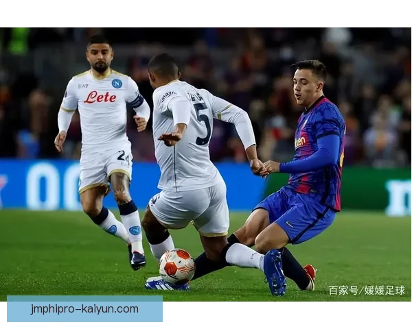 巴西队高压逼抢策略持续发挥，球队防守表现稳健分析